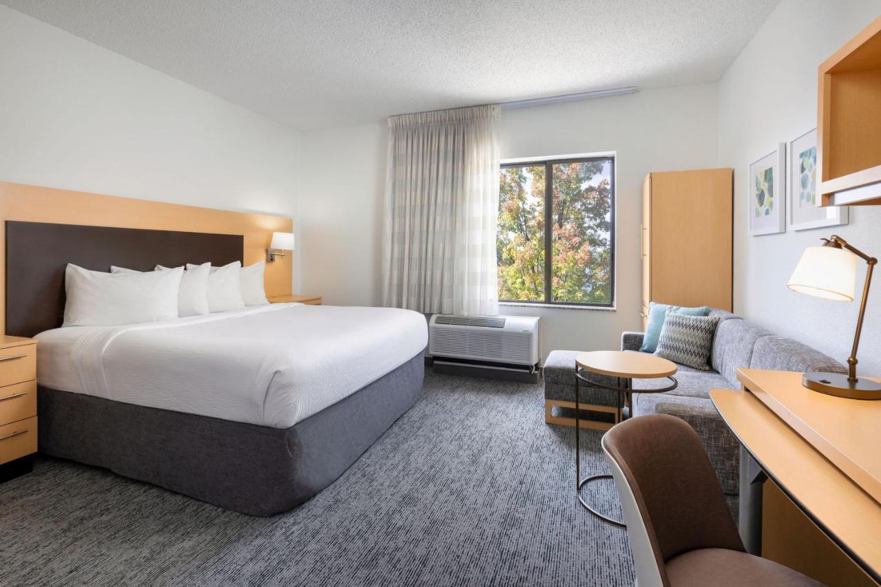 Towneplace Suites By Marriott York Bagian luar foto