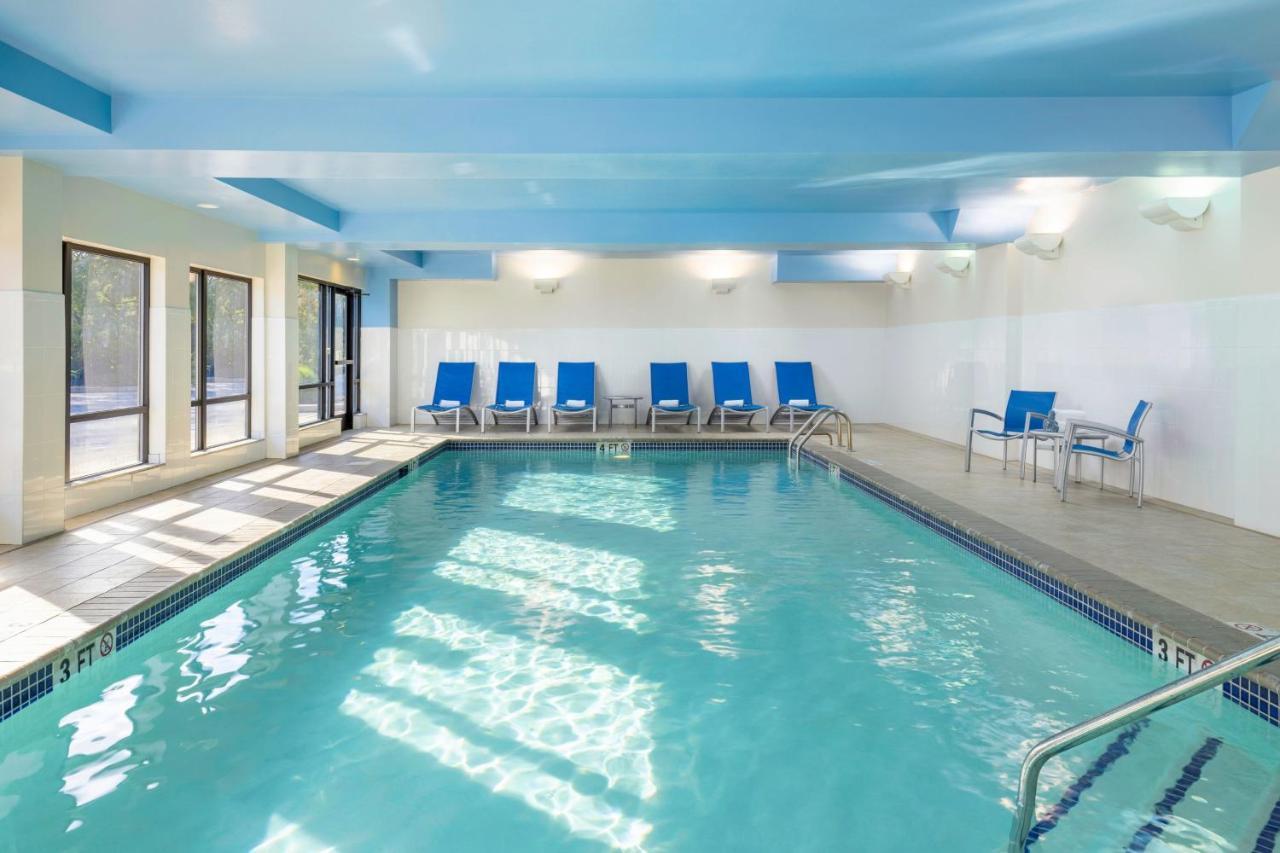 Towneplace Suites By Marriott York Bagian luar foto