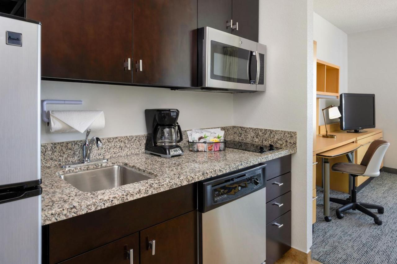 Towneplace Suites By Marriott York Bagian luar foto