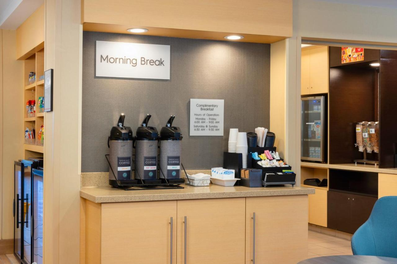 Towneplace Suites By Marriott York Bagian luar foto