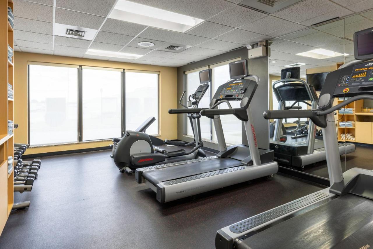 Towneplace Suites By Marriott York Bagian luar foto