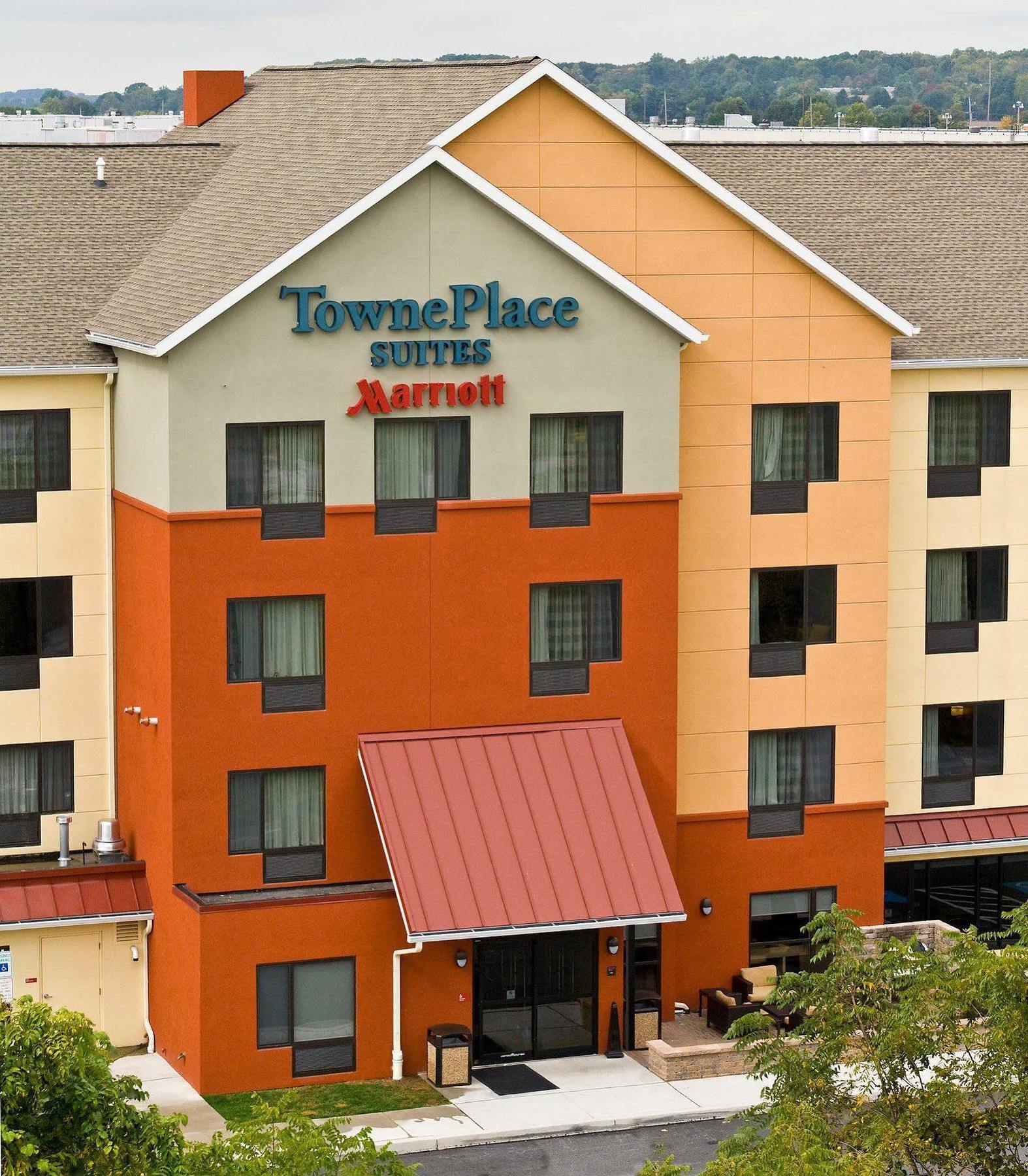 Towneplace Suites By Marriott York Bagian luar foto